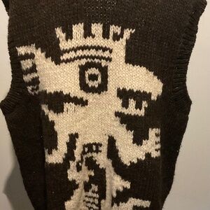 VEST    VINTAGE   HAND MADE IN EQUADOR  ..